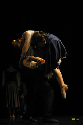 Spectacle de la Compagnie du Jeune Ballet Corse si cercava l'amore
