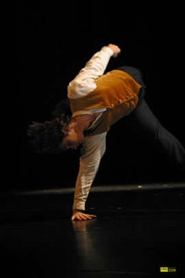 Spectacle de la Compagnie du Jeune Ballet Corse si cercava l'amore