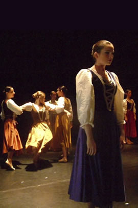 Spectacle de la Compagnie du Jeune Ballet Corse si cercava l'amore